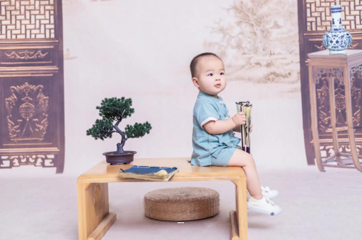 万宁孕妇尖肚子和圆肚子